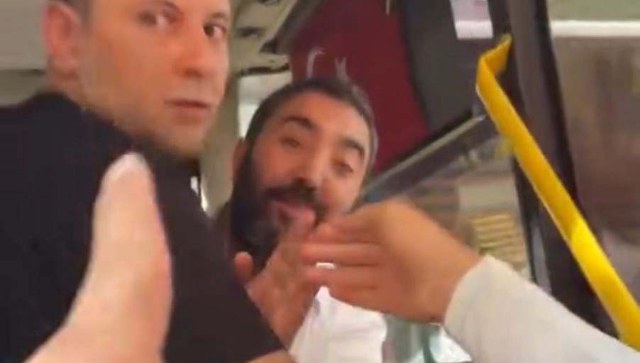 İETT otobüsünde karekod kavgası