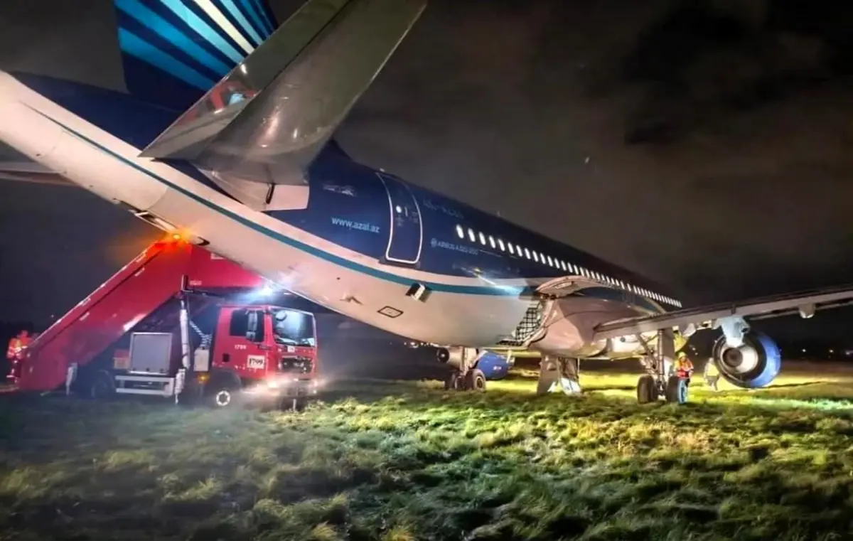 AZAL uçağı St. Petersburg’a zorunlu iniş yaptı