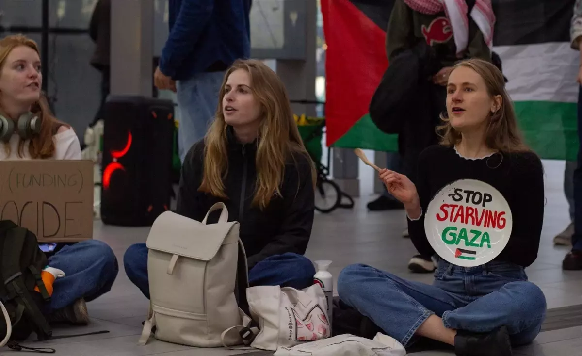 Hollanda’da Filistin’e Destek Gösterileri