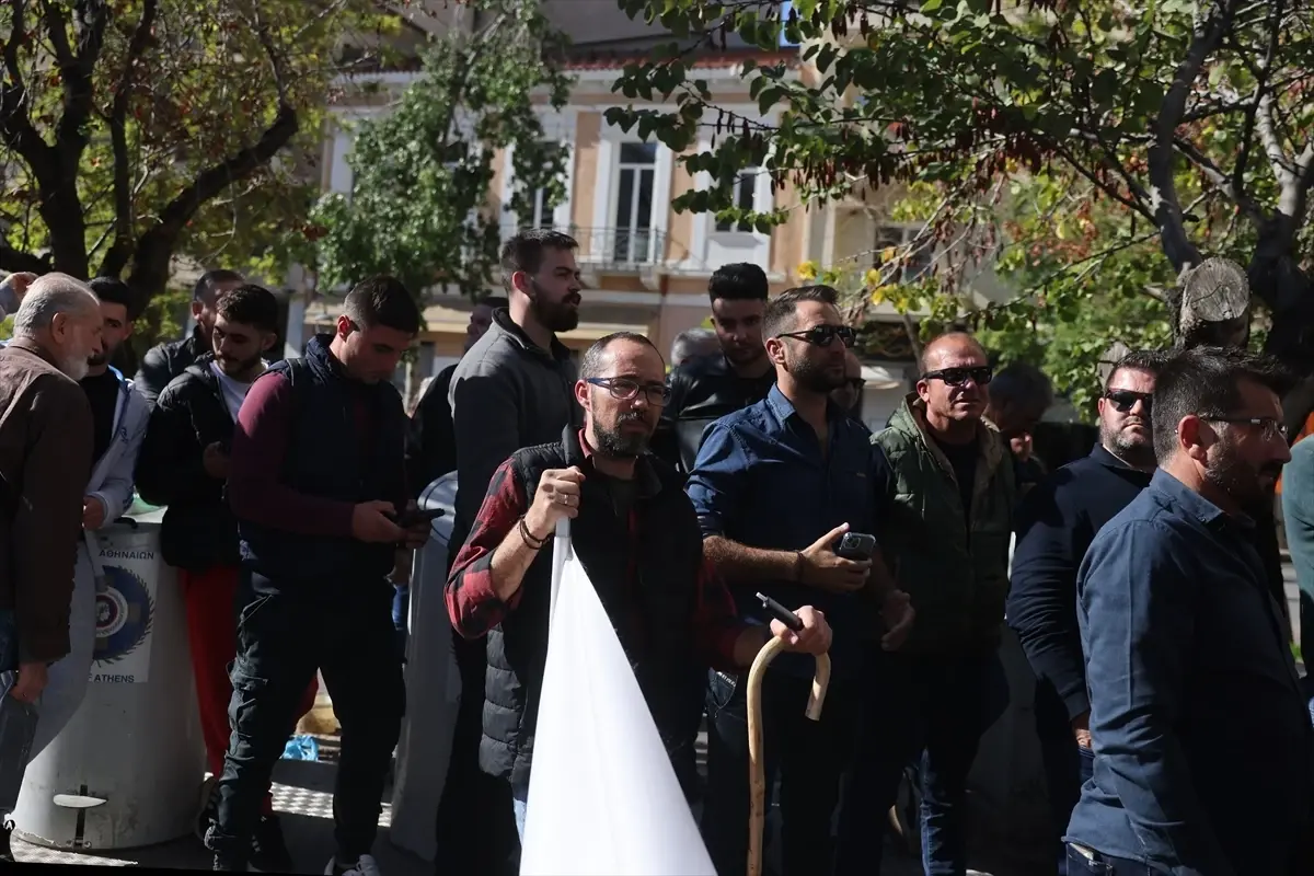 Atina’da Çiftçiler Eylem Düzenledi