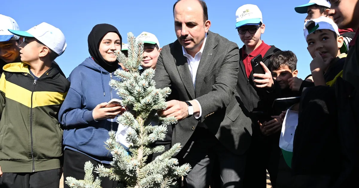 Konya’da Başkan Altay öğrencilerle birlikte fidan dikti