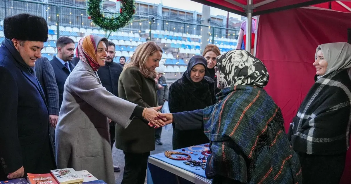 Ankara’da kadın emeği yeni yıl pazarı Keçiören’de ziyarete açıldı