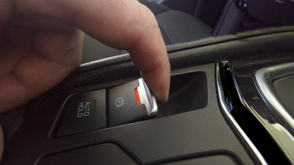 Arabadaki güvenlik sırrı: Herkes bu düğmeyi bilmeli