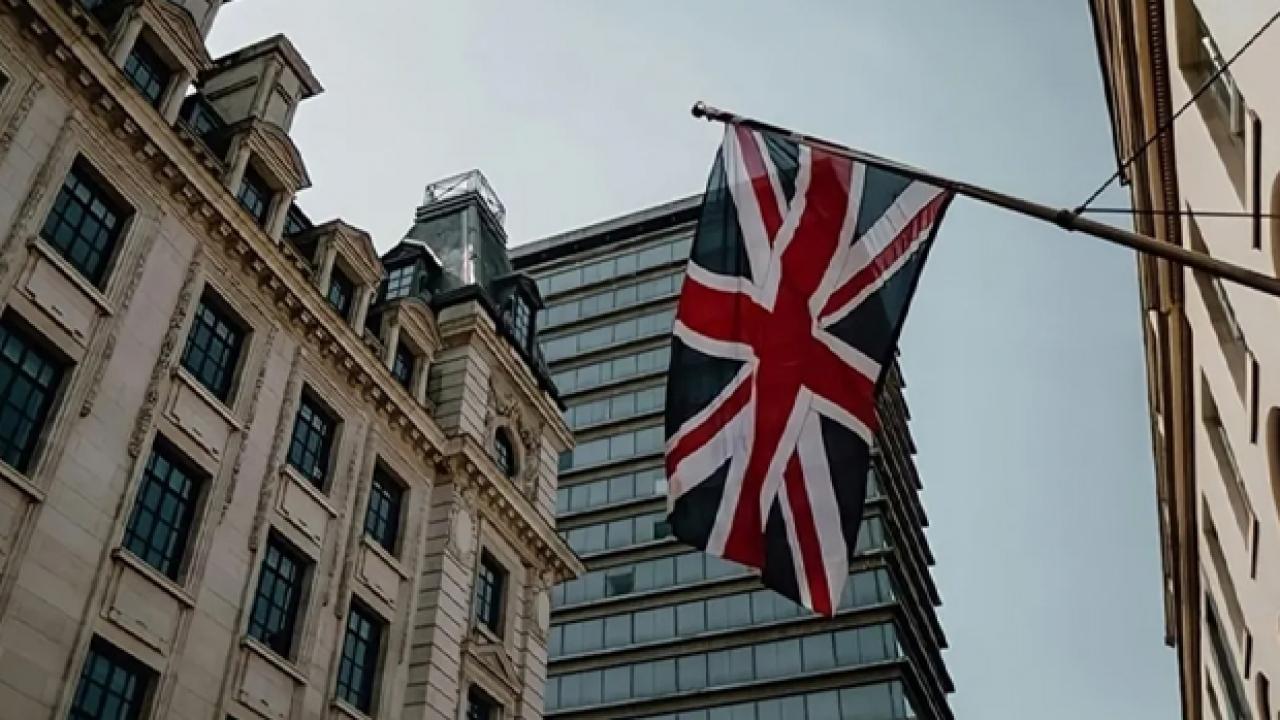 İngiltere’de işsizlik pandemiden bu yana en yüksek seviyeye çıktı!