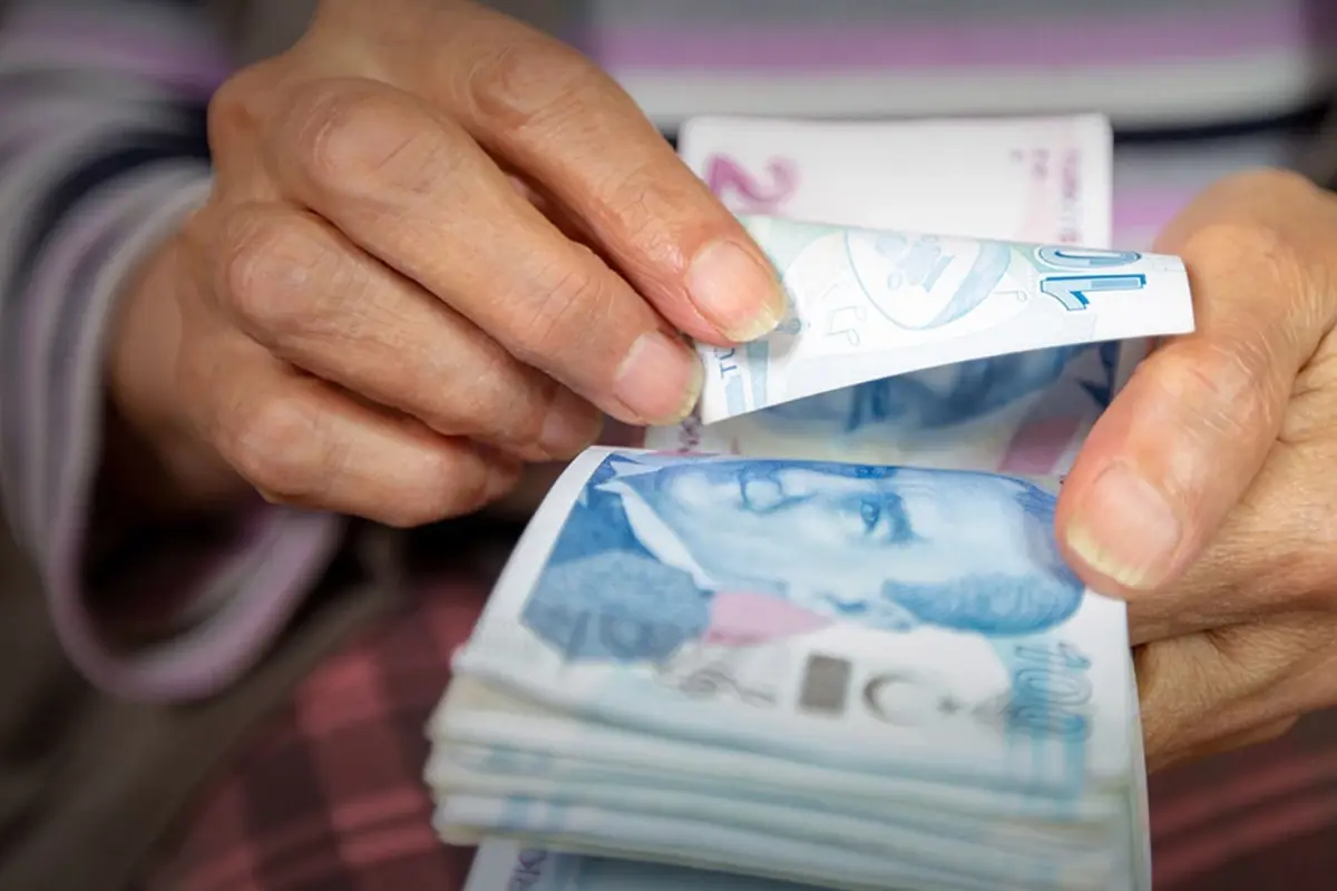Emeklileri umutlandıran maaş teklifi