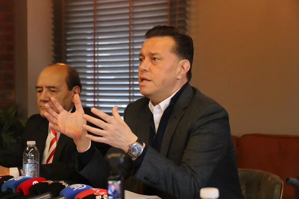 Hatipoğlu’ndan Gazetecilere Kutlama