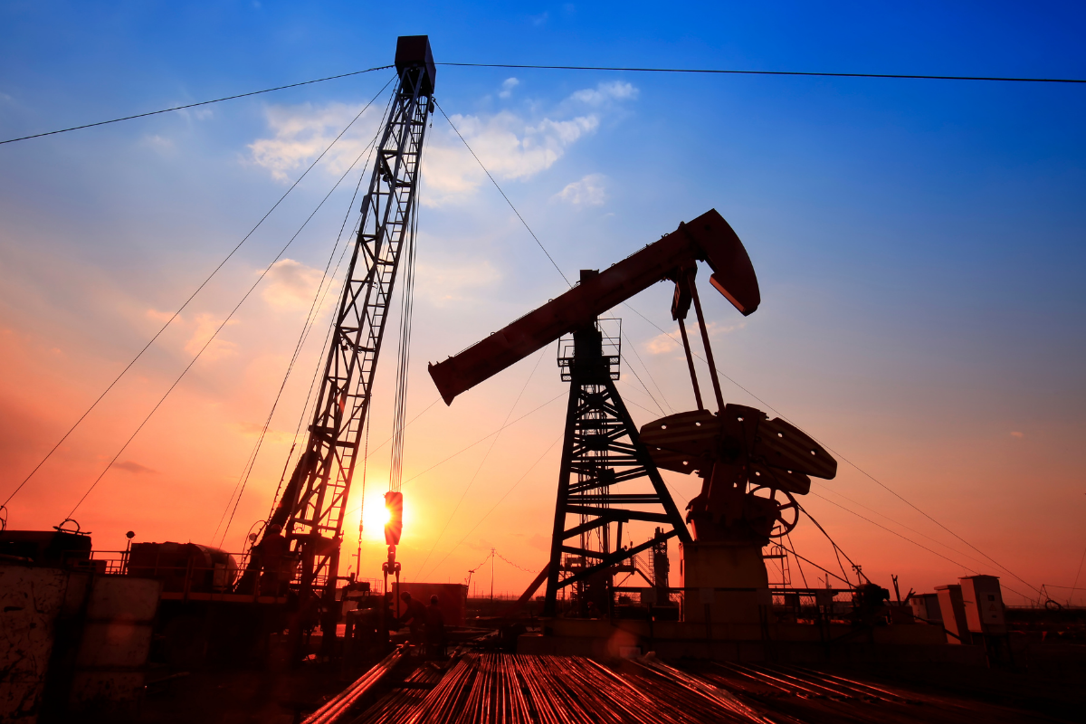 Petrolde haftalik yukselis yuzde 13u asti ve varil basina 2 dolari buldu tEiuYOaX