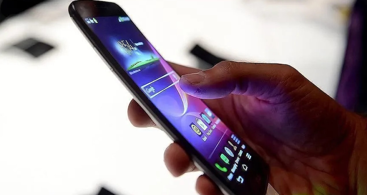 Populer uygulama telefon rehberindekilere mesaj gondermeye basladi cozum araniyor 5JUqpy9r